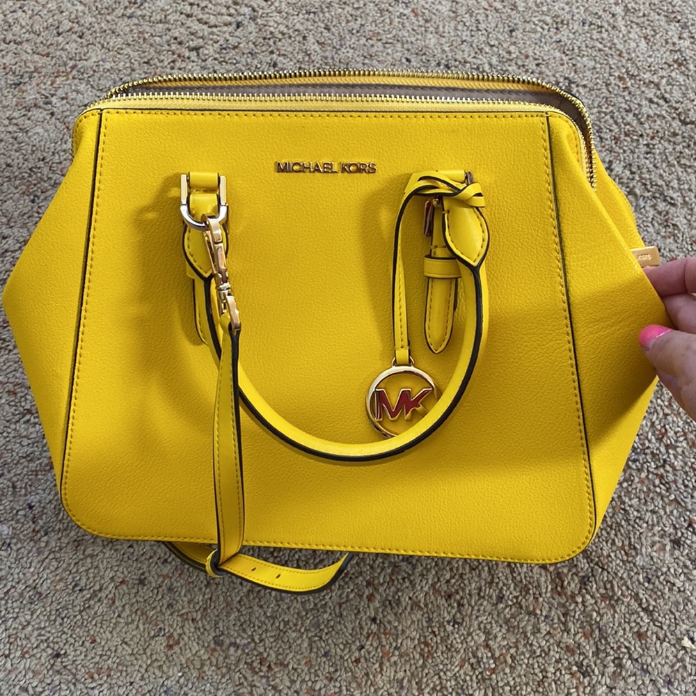 Michael Kors Charlotte Bright Yellow bag